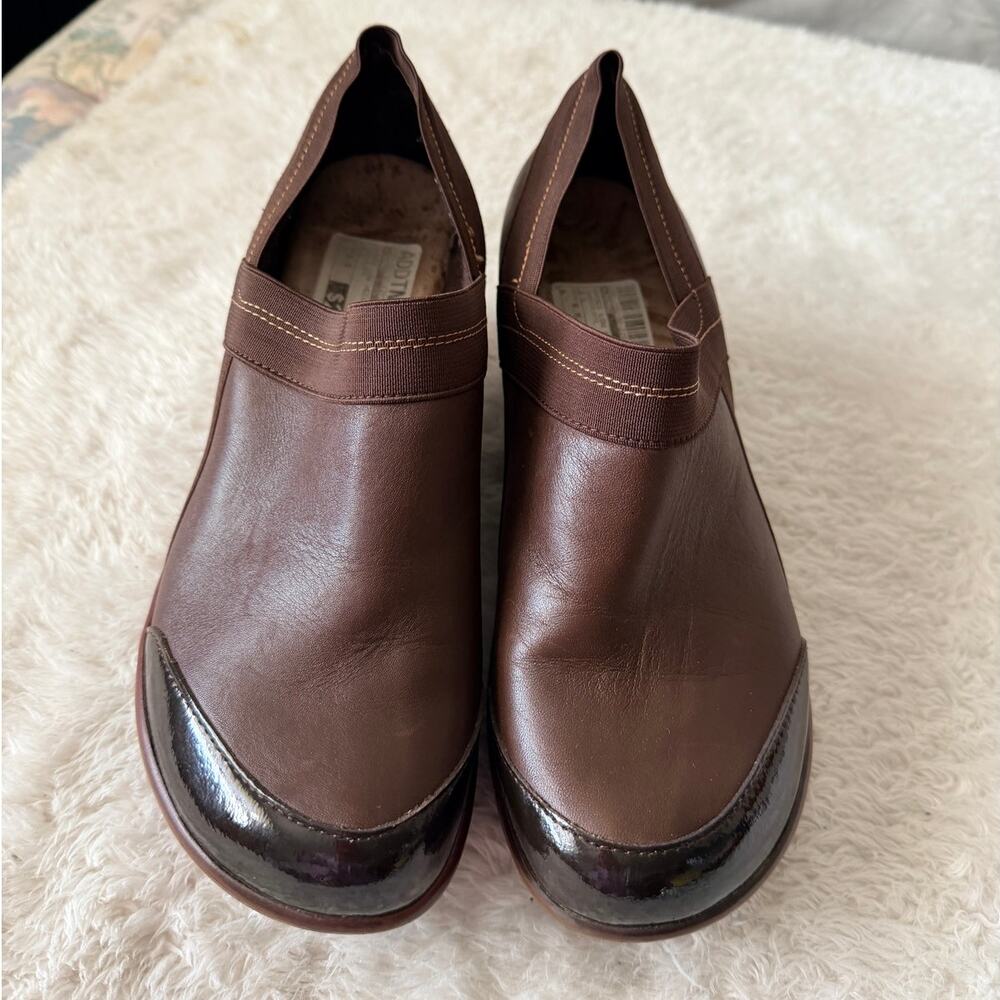 Jambu Brown Leather Wedge Pumps Womens 8.5M Patent Toe Comfort Slip On